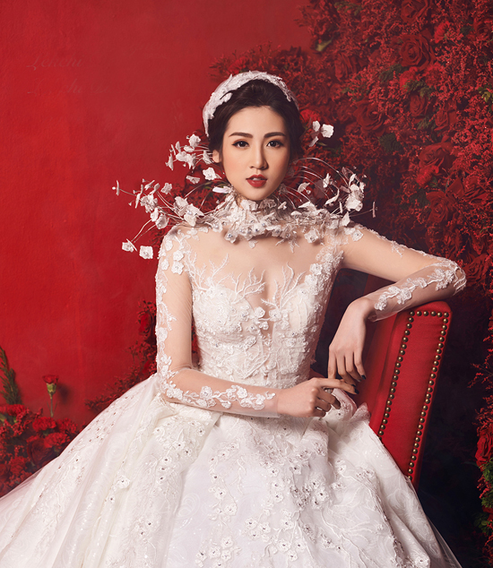Kim Cương diện đầm lộng lẫy trong đám cưới nhưng thiết kế này của cô lại  khiến nhiều người thấy quen quen