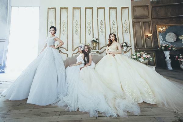 Váy cưới cao cấp xếp tầng dáng xòe công chúa bồng bềnh